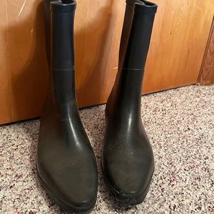 GMA NEW YORK HEELED RAIN BOOTS SZ8